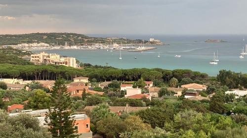 Campulongu House | Villasimius Il patio sul porto