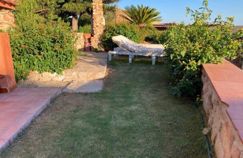 Campulongu House | Villasimius Il patio sul porto