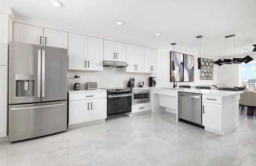 Florida Center Hotel | Villatel Orlando Resort, Apartments by Marriott Bonvoy