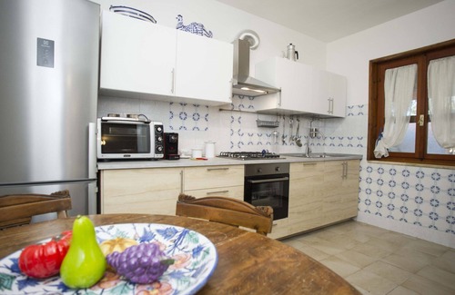 Marina di Campo Villa | Villetta Tiziana sleeps 4 with fenced garden near Marina di Campo