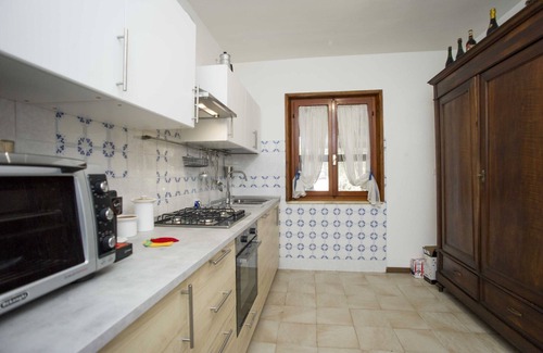 Marina di Campo Villa | Villetta Tiziana sleeps 4 with fenced garden near Marina di Campo