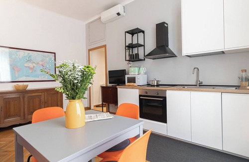 Magenta Apartment | Vincenzo Monti 29 E - One Bedroom Apartment, Sleeps 3
