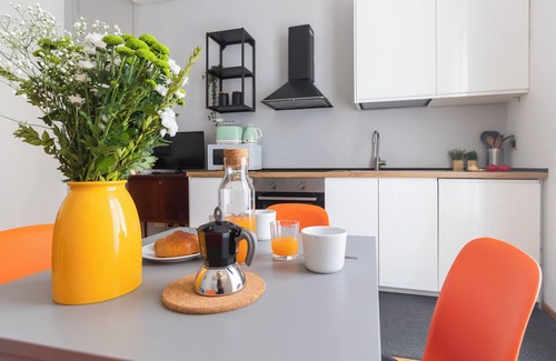 Magenta Apartment | Vincenzo Monti 29 E - One Bedroom Apartment, Sleeps 3