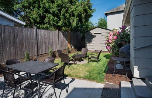 Newberg House | Vine and View Cottage