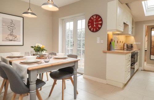 Tenterden House | Vine Cottage