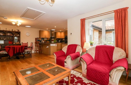 Martock House | Vine Lodge