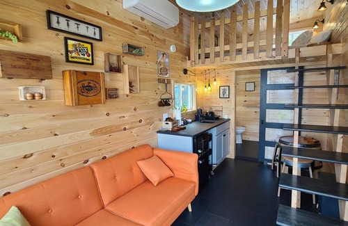 Lakeside Apartment | Vineyard House - Tiny Digs Lakeshore