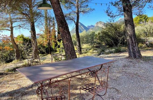 Lafare House | Vineyard Mas + Heated Pool, Dentelles de Montmirail