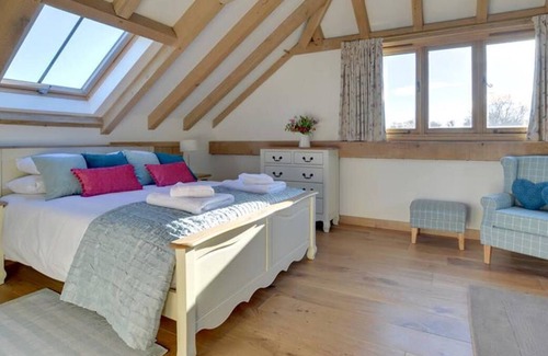 Stone in Oxney House | Vineyard View in the beautiful Tenterden