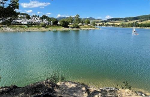 Heringhausen Apartment | Vinkennest am Diemelsee - Sonnenweg 44 - Kinderfreundliche Ferienwohnung mit Sauna, Terrasse, Garten und Seeblick!