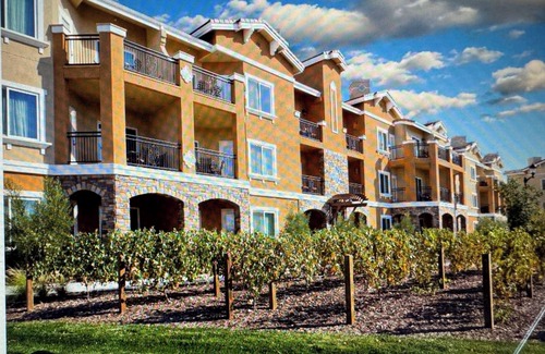 Napa Apartment | VINO BELLO RESORT-NAPA-SLEEPS 4 - AVAILABLE BOTTLE ROCK WEEKEND!