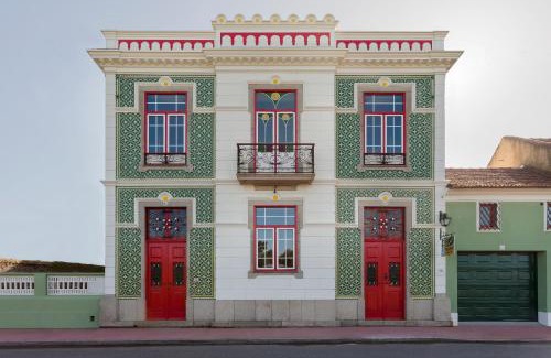 Ovar House | Vintage Balcony Guesthouse & Suites
