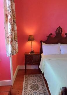 Ovar House | Vintage Balcony Guesthouse & Suites