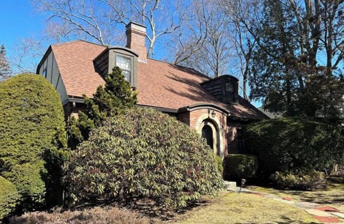 Wellesley House | Vintage home with modern conveniencesnn
