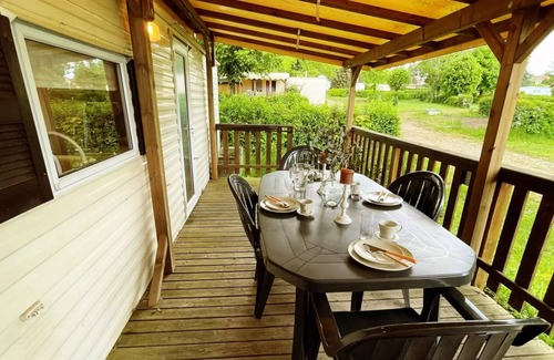 Saint-Bonnet-le-Chateau House | Vintage Mobilhome Cottage Continental 2 bedrooms Covered terrace 4 persons