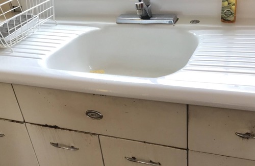 Burnsville House | Vintage Private Cottage