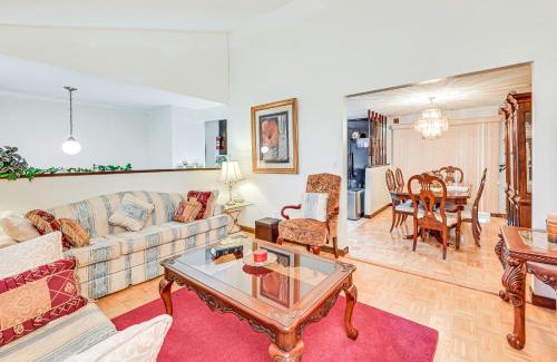 Windsor House | Vintage Windsor Home Private Yard and Covered Deck