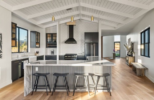 Temecula House | Vintner's Village | California-Chic Wine Estate