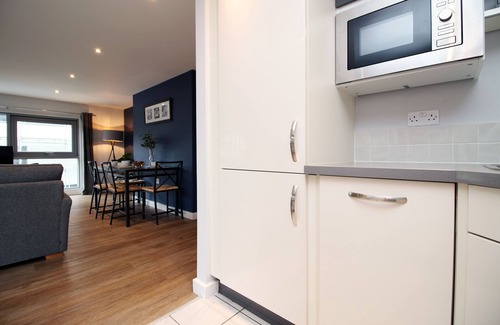 Swindon Apartment | Violet's Corner: Luxury Swindon Town Apartment: