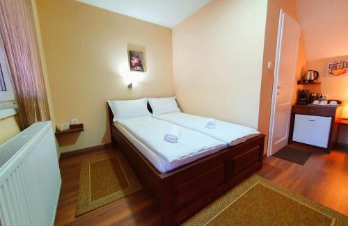 Lupeni Bed & Breakfast | Virág Panzió