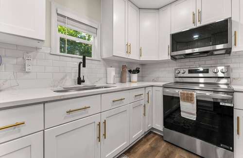 Whitehaven House | Vision on George Comfortable 4BR Home for Groups And Long Stays Rated 10/10