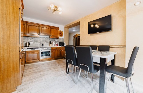 Brasov Apartment | Visit Romania By Brasov BnB 1