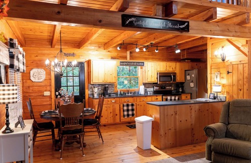 Pine Mountain Cabin | Visit Star Haven and come see Callaway's Pumpkins and Fantasy in Lights!