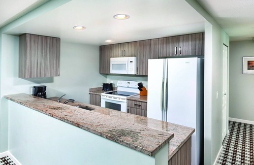 Inner Harbour Resort | Visit the World-Famous Butchart Gardens!