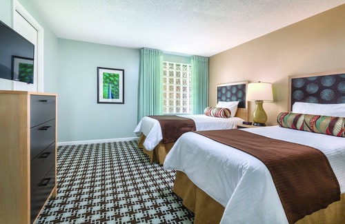 Inner Harbour Resort | Visit the World-Famous Butchart Gardens!