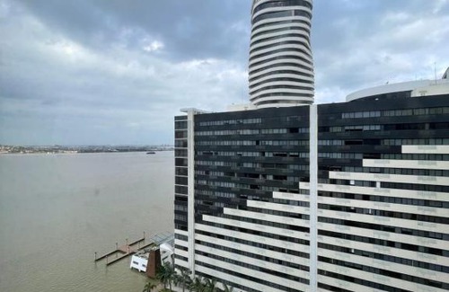 Puerto Santa Ana Apartment | Vista al Río