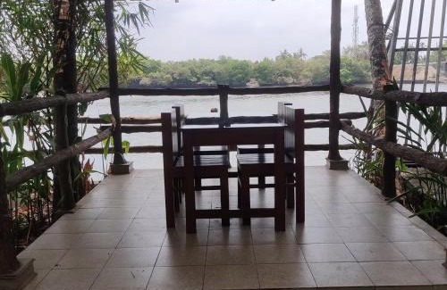 Payangadi House | Vista Al Rio