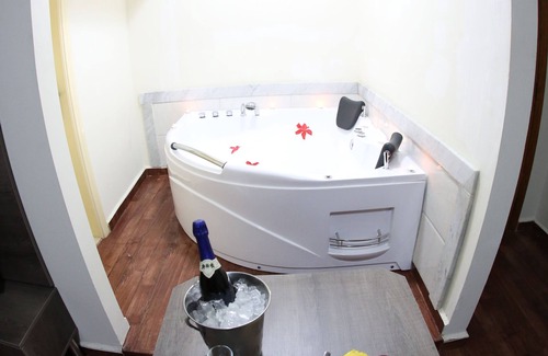 Haret Sakher Hotel | Vista Del Mar Hotel