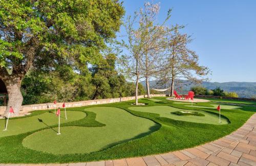 Oakhurst House | Vista Haven with stunning views/hot tub/mini golf!