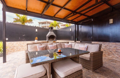 Los Cristianos Villa | Vista Hermosa, 3 -4 bed villa with private heated pool and wi-fi