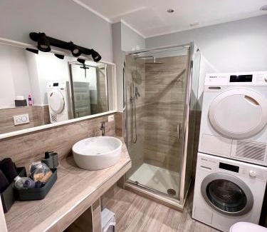 Milano 3 Apartment | Vista Lago