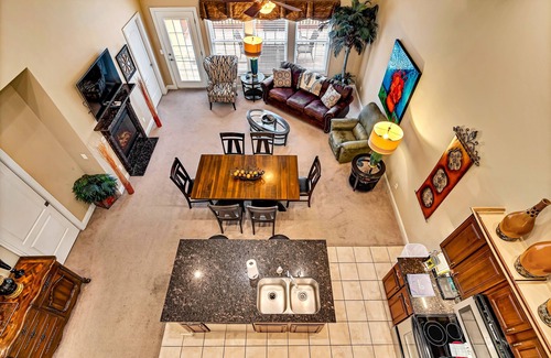 Fieldstone Bluffs Villa | Vista - Sleeps 6-10 4 Bedroom Villa by RedAwning