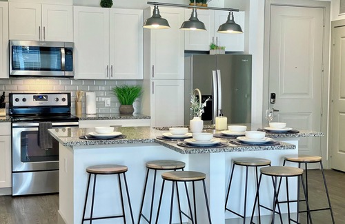 Addison Apartment | Vitruvian Park, North Dallas 2BR