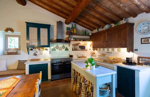 Poggiarello Apartment | Vivaia: eclectic rural retreat