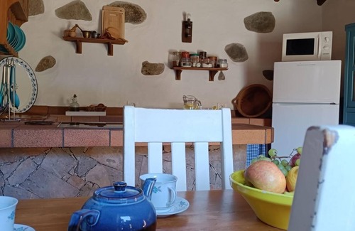 Valleseco Cottage | Vivelorural El Caminante- Valleseco, private pool