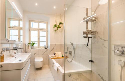 Ludwigsburg Apartment | VIVID Luxury Apartment Ludwigsburg - Blühendes Barock-Forum-Schloss-Modern