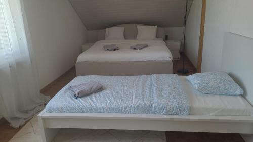 Kloten House | VK - VB - Zürich Airport - Homestay - Villa Bänikon