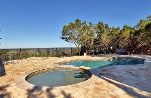 San Marcos House | Voca House-Modern 1890's Farmhouse - Pool, Hot Tub, Game room, AMAZING VIEW!