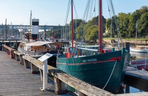 Finistere Boat Rental | Voilier Pyman - Le Chant Des Voiles