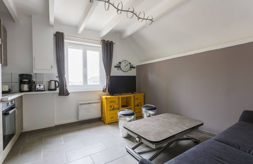 Roissy-en-France Apartment | Voyage-Apartment-Luxury-Private Bathroom-City view