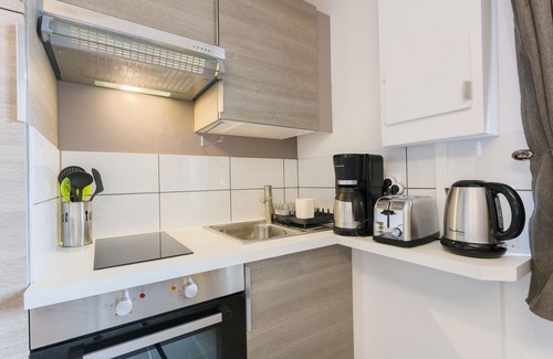 Roissy-en-France Apartment | Voyage-Apartment-Luxury-Private Bathroom-City view