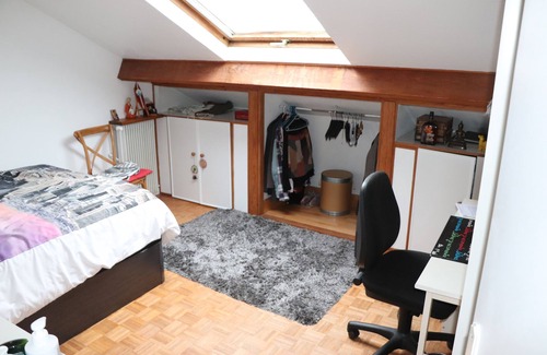 Saint-Cyr-l'Ecole Bed & Breakfast | Vrbo Property