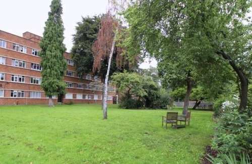 West Putney Apartment | Vrbo Property