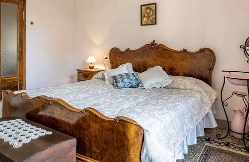 Montefollonico Apartment | Vrbo Property
