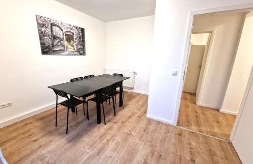 Bergisch Gladbach Apartment | VS Workers Apartment T1-6