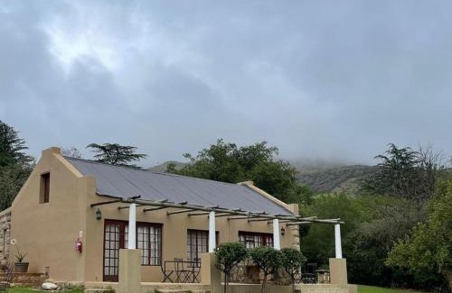 Zastron Cabin | VULTURES LODGE